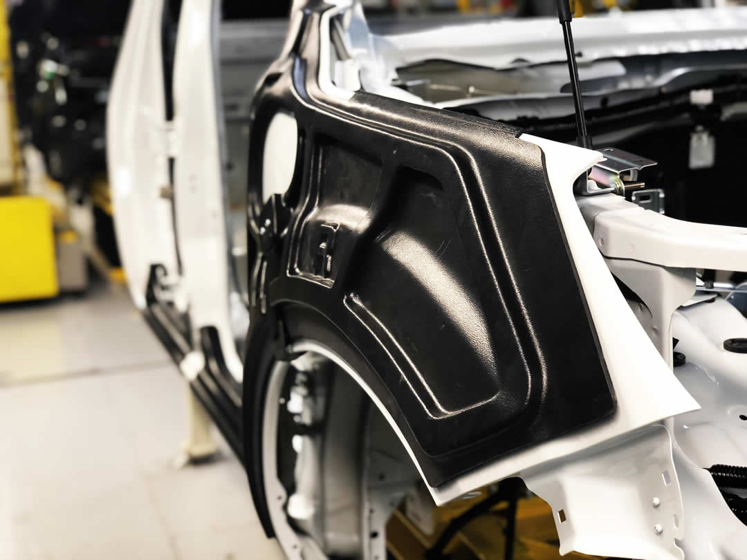 Cubre guardabarro Nissan - Decaral SRL