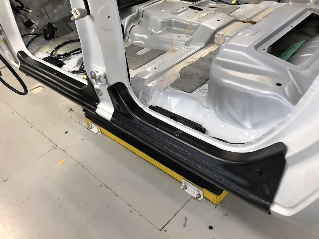 Cubre zócalo Nissan - Decaral SRL