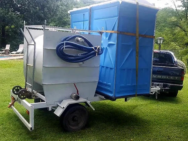 Cliente retirando baño y tanque en planta